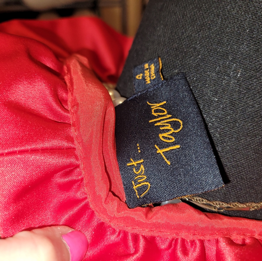 Just... Taylor red dress size 4 - Picture 7 of 7